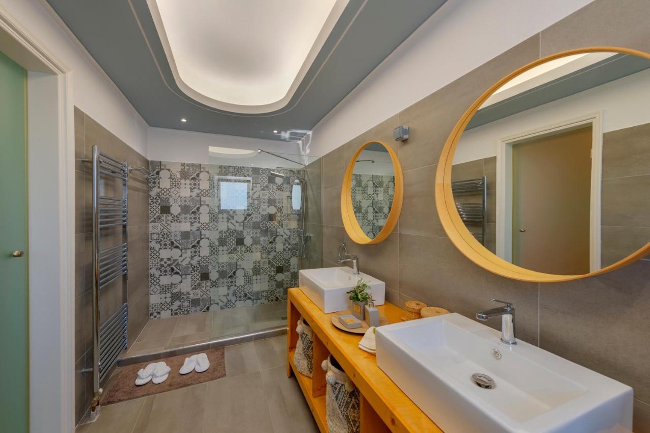 The Painters Luxurious Villa Anavyssos Exteriör bild